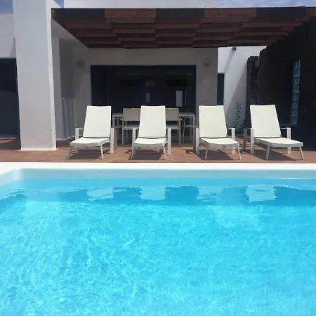 Casa Montana Aroa - Beautiful 3 Bedroom Playa Blanca Heated Pool Wifi * Playa Blanca (Lanzarote)